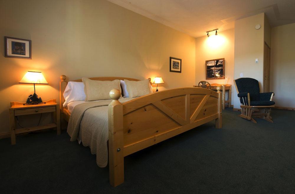 Aurora Inn Доусон Экстерьер фото